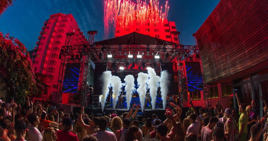 ライブ会場の花火